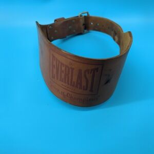 Everlast Leather Medium Weightlifting Belt - Made in USA - 28" - 38" - *READ*